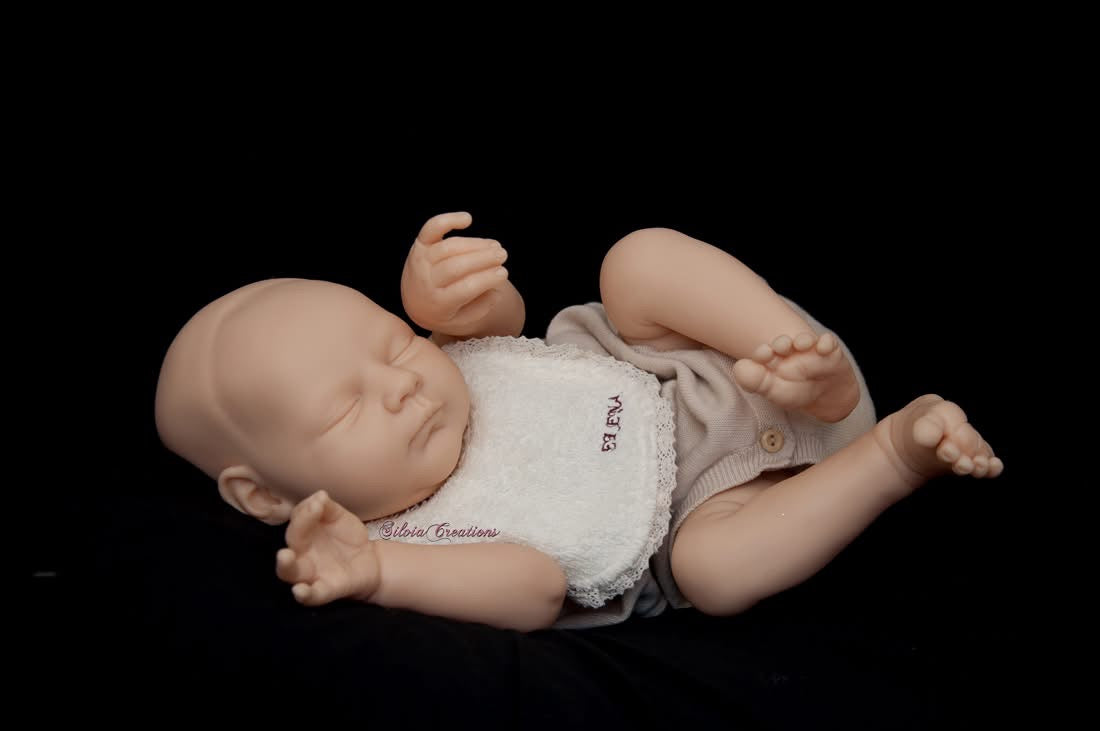 One-of-a-kind artist doll - not a toy. Prototype reservation-  desposit (50%) - Elena by Alejandra De Zúńiga