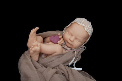 One-of-a-kind artist doll - not a toy. Prototype reservation-  desposit (50%) - Elena by Alejandra De Zúńiga