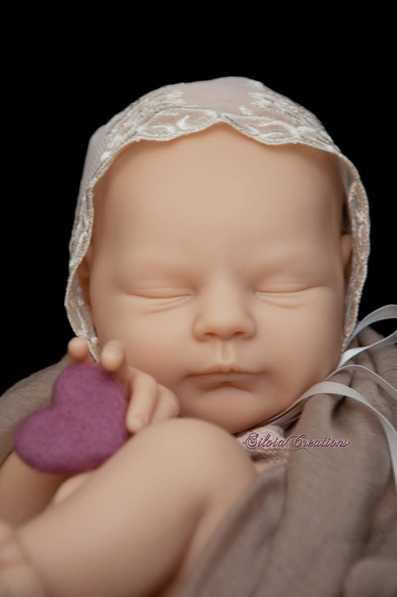 One-of-a-kind artist doll - not a toy. Prototype reservation-  desposit (50%) - Elena by Alejandra De Zúńiga