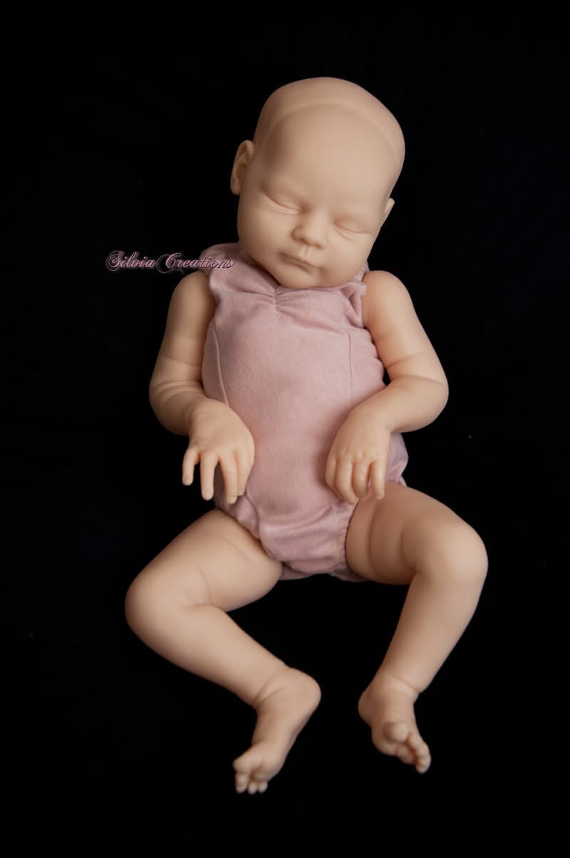 One-of-a-kind artist doll - not a toy. Prototype reservation-  desposit (50%) - Elena by Alejandra De Zúńiga